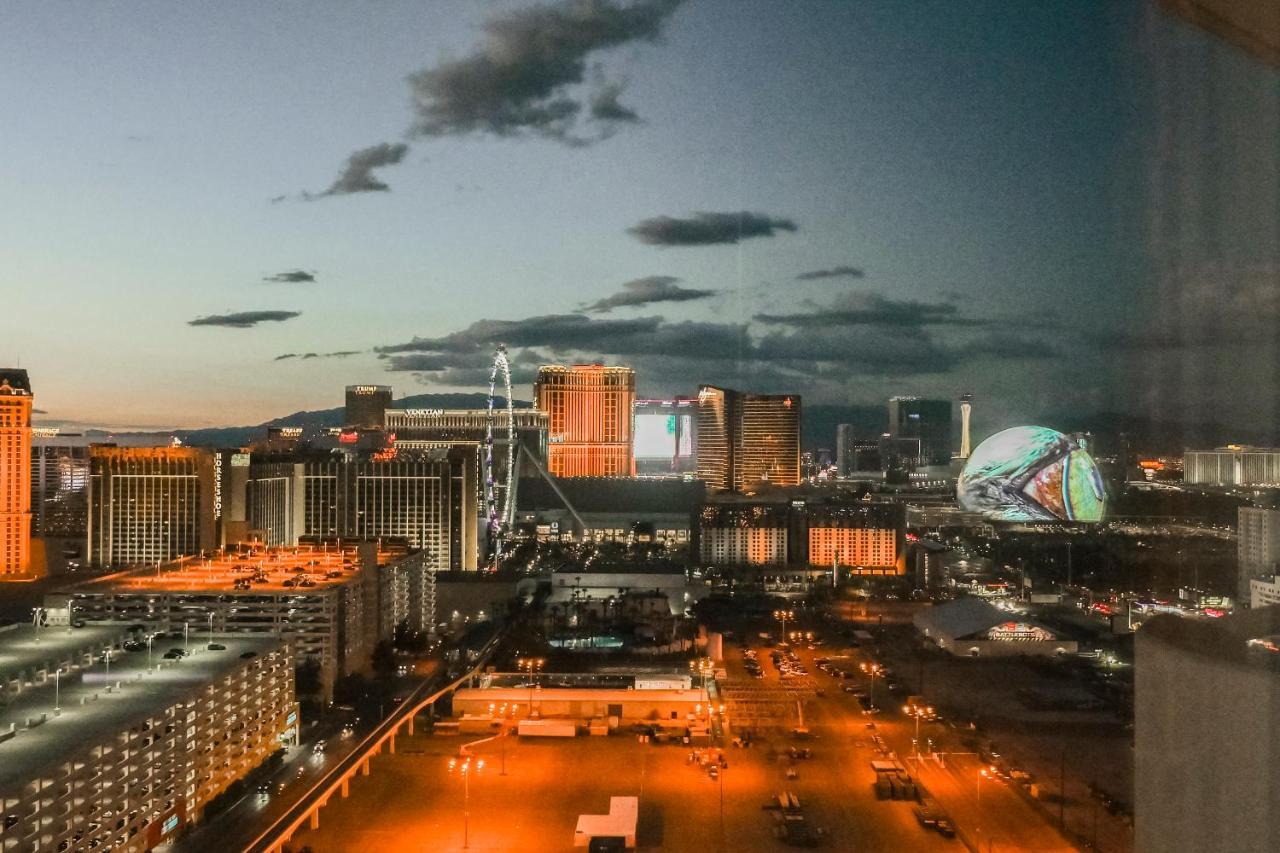 No Resort Fees-Mgm Stripview-Jacuzzi-Formula 1 Track View ラスベガス エクステリア 写真